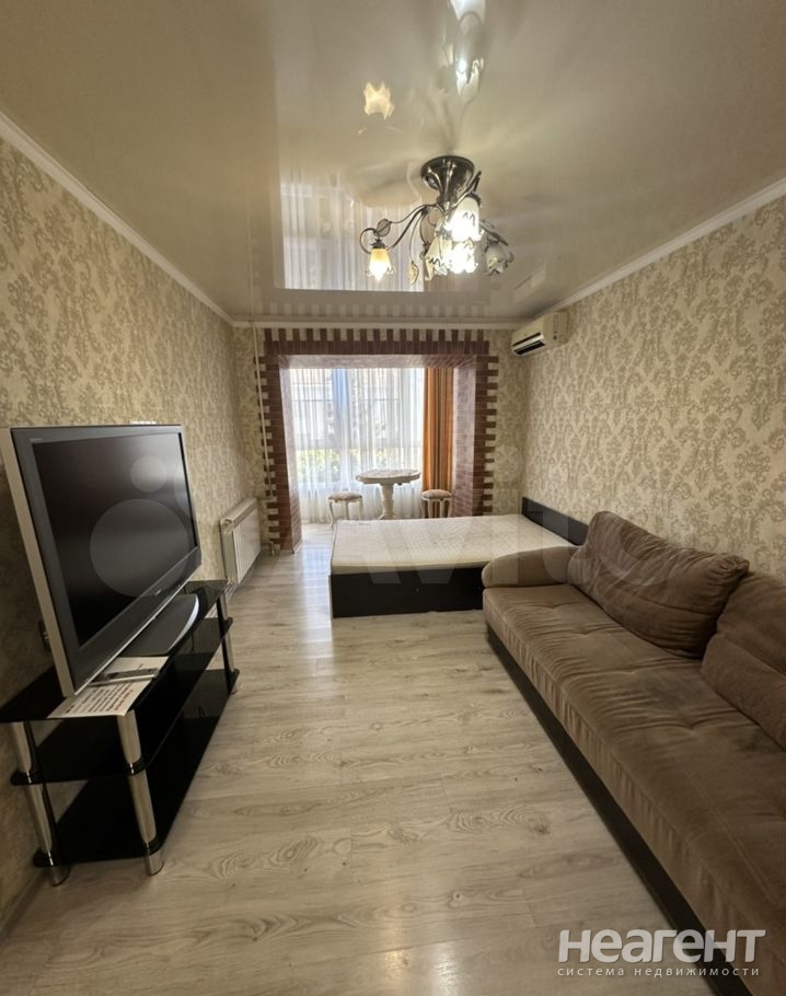 Продается 1-комнатная квартира, 44 м²