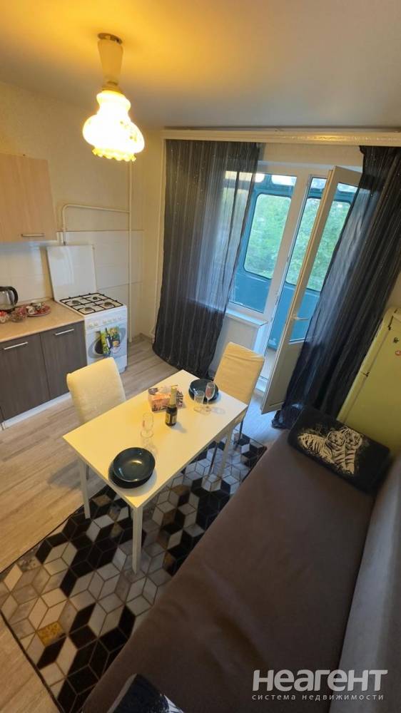 Продается 1-комнатная квартира, 40 м²