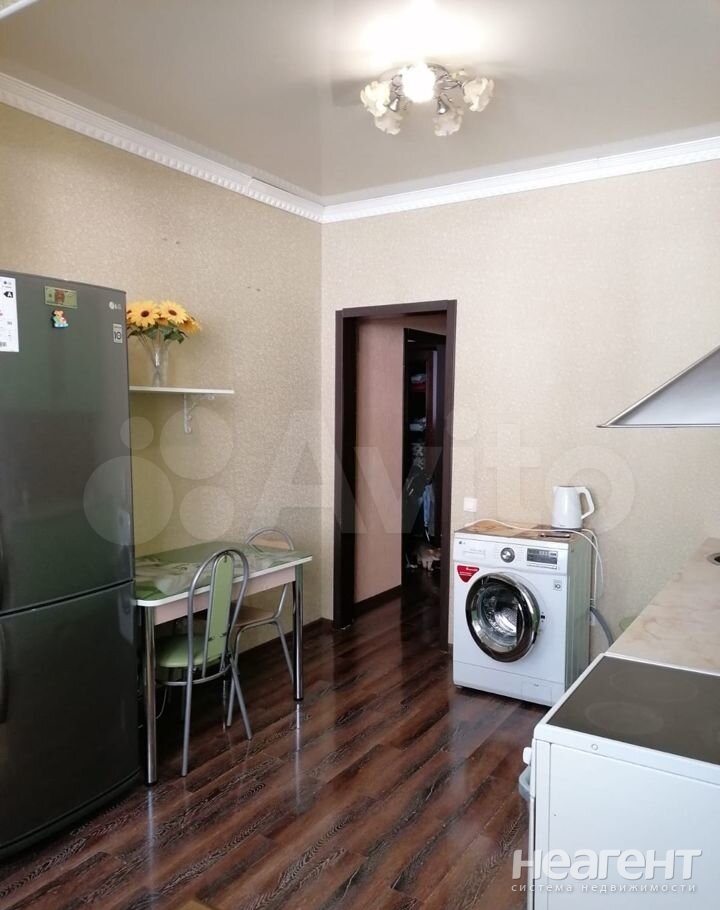 Продается 1-комнатная квартира, 41 м²