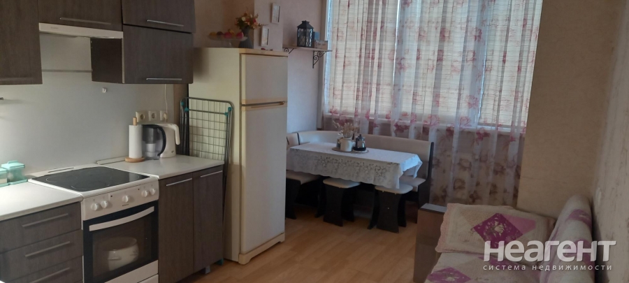 Продается 1-комнатная квартира, 45 м²