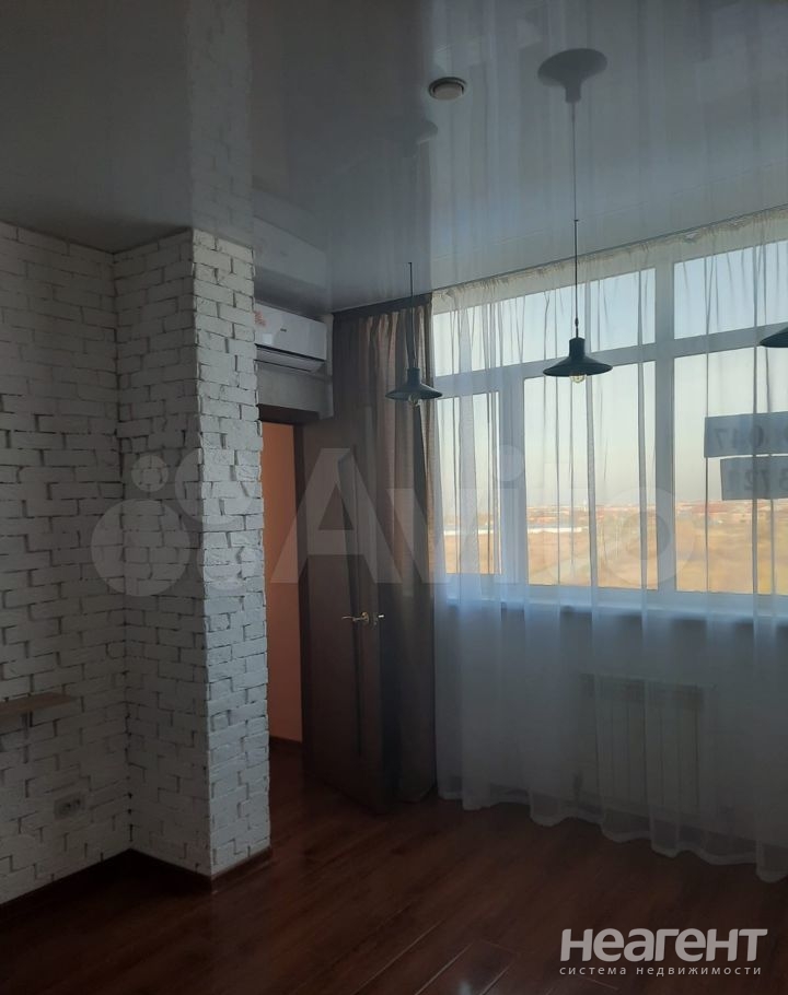 Продается 1-комнатная квартира, 42 м²