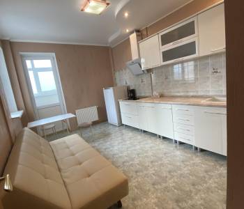 Продается 1-комнатная квартира, 43 м²