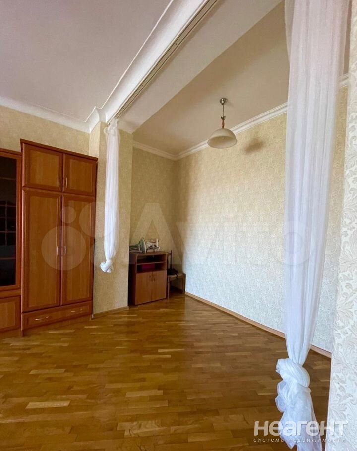 Продается 1-комнатная квартира, 46,8 м²