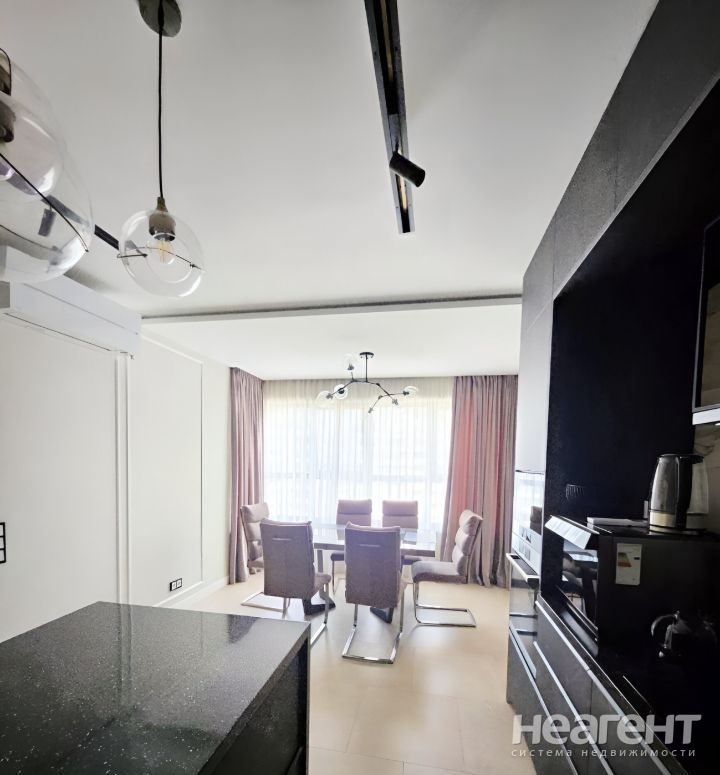 Продается 3-х комнатная квартира, 132 м²