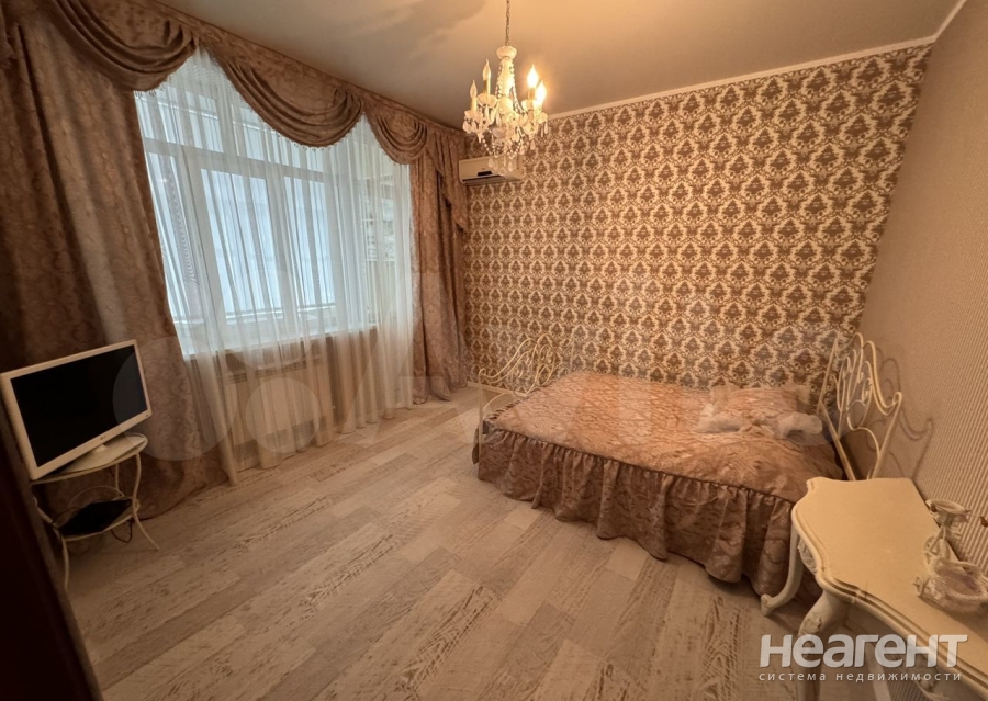 Продается 2-х комнатная квартира, 81 м²