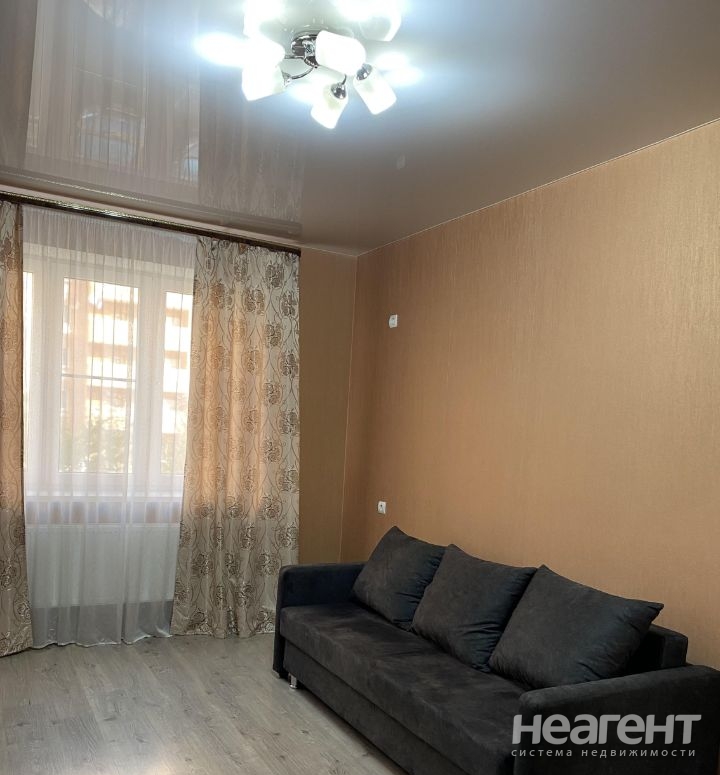 Продается 1-комнатная квартира, 37,8 м²