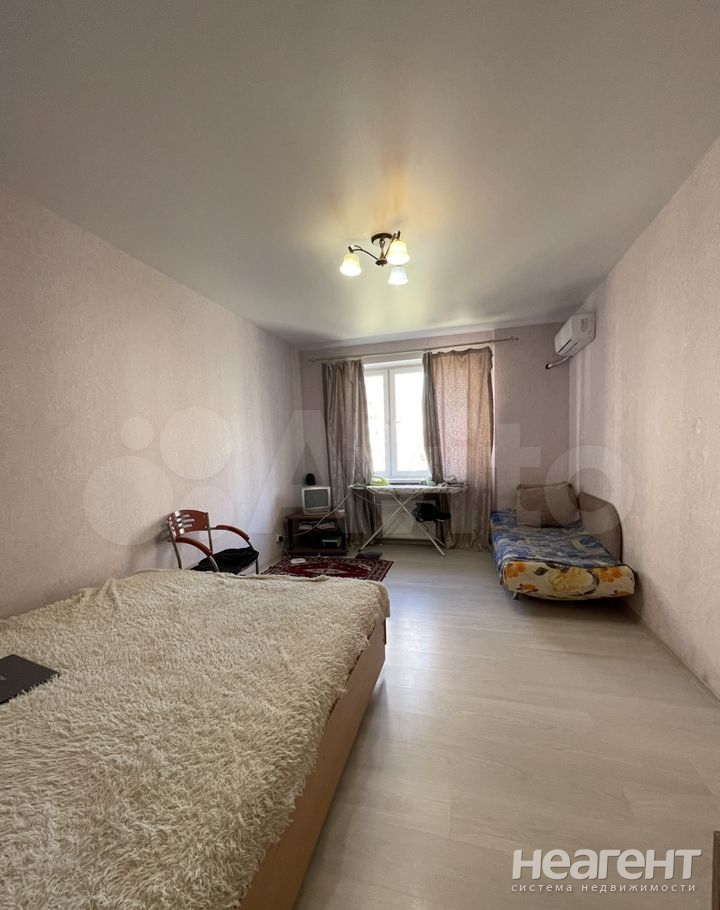 Продается 1-комнатная квартира, 39 м²