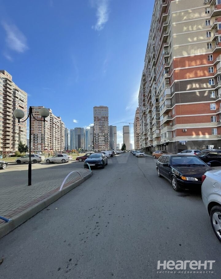 Продается 1-комнатная квартира, 39 м²