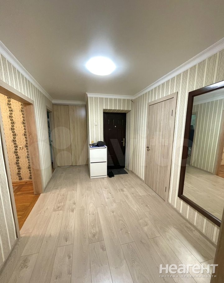 Продается Многокомнатная квартира, 80 м²