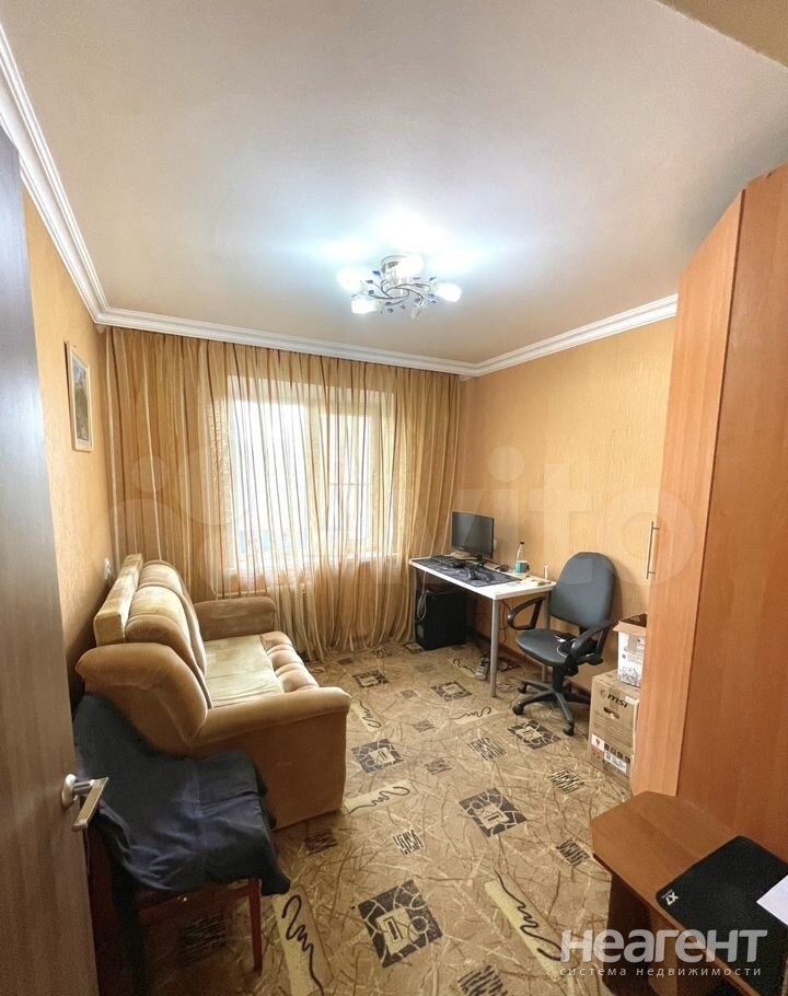 Продается Многокомнатная квартира, 80 м²