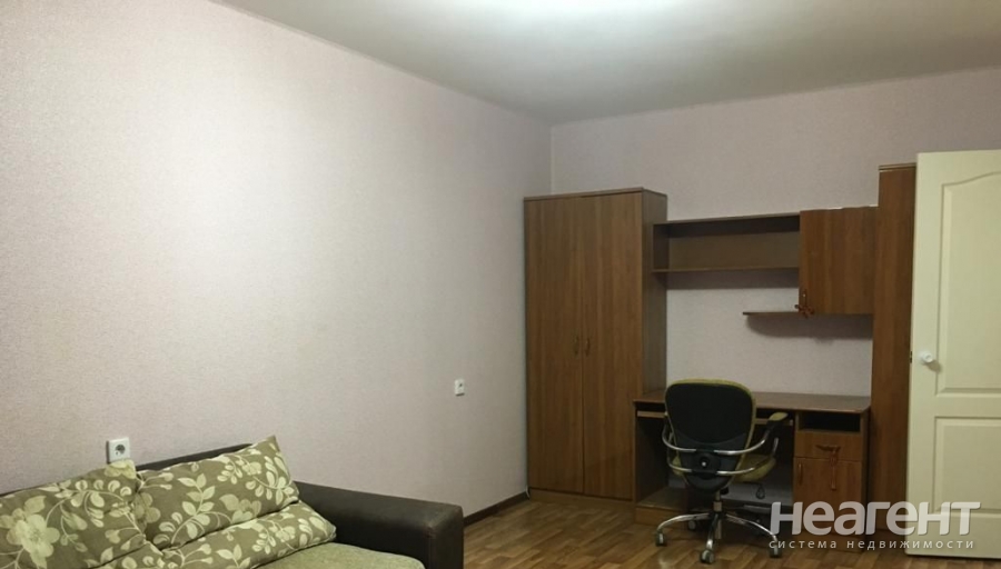 Продается 1-комнатная квартира, 43 м²