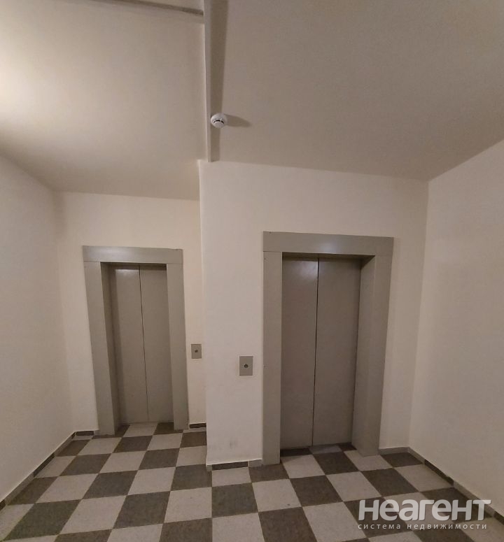 Продается 1-комнатная квартира, 37,5 м²