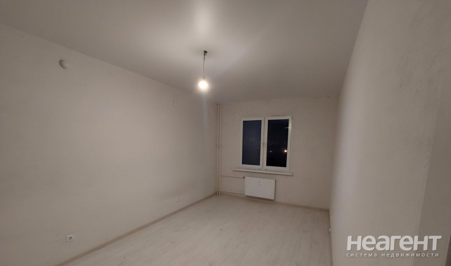 Продается 1-комнатная квартира, 37,5 м²