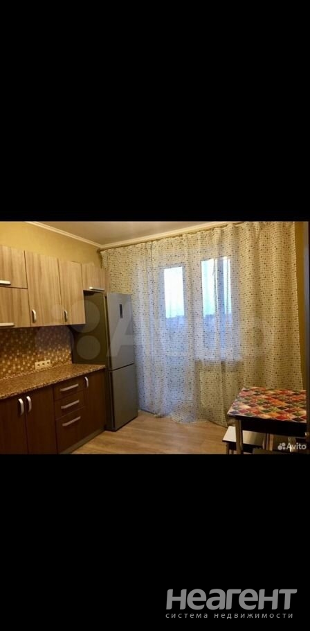 Продается 1-комнатная квартира, 40 м²