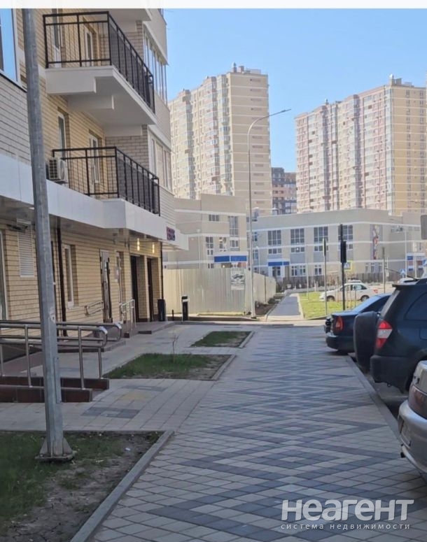 Продается 1-комнатная квартира, 37 м²