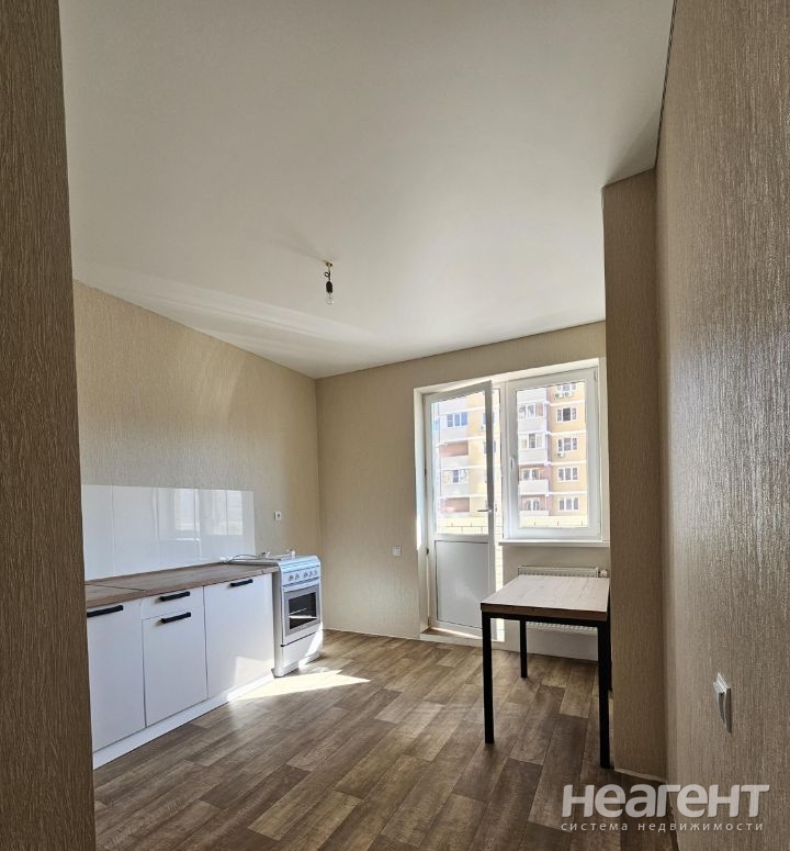 Продается 1-комнатная квартира, 37 м²