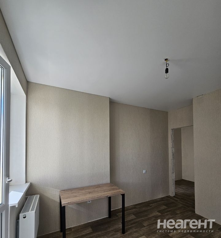 Продается 1-комнатная квартира, 37 м²