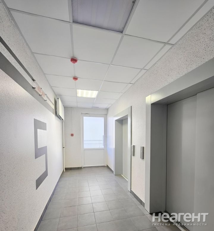 Продается 1-комнатная квартира, 37 м²