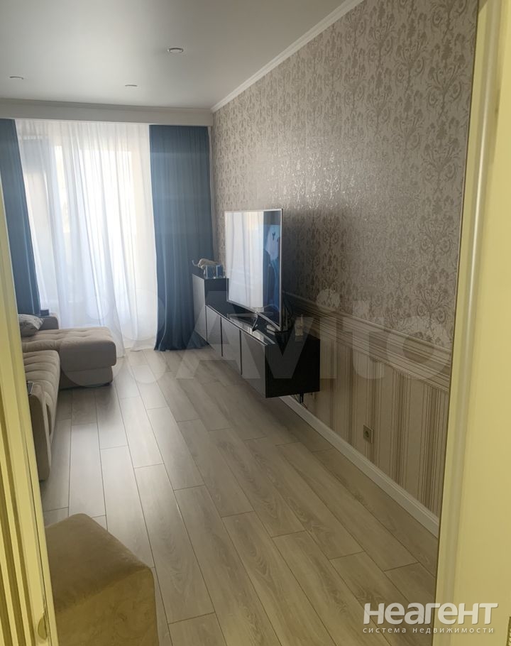 Продается 1-комнатная квартира, 45 м²