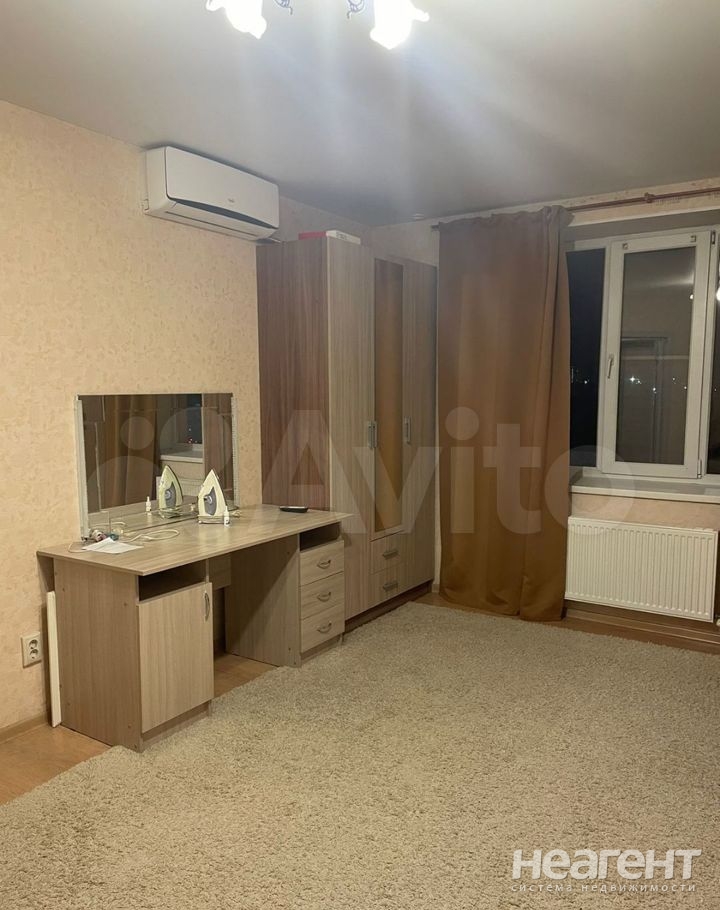 Продается 1-комнатная квартира, 37,7 м²