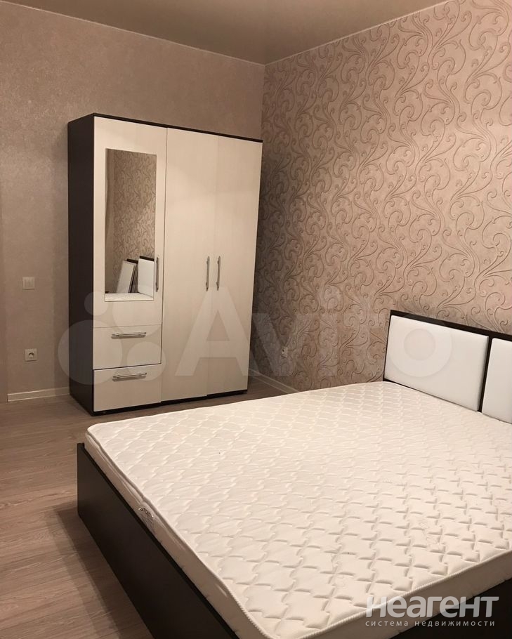 Сдается 1-комнатная квартира, 40 м²