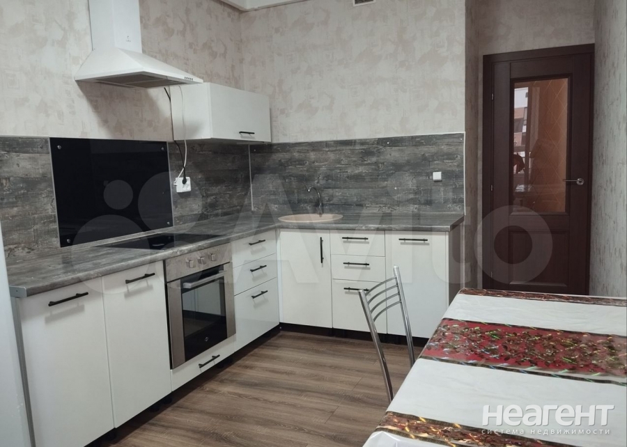 Продается 1-комнатная квартира, 44 м²