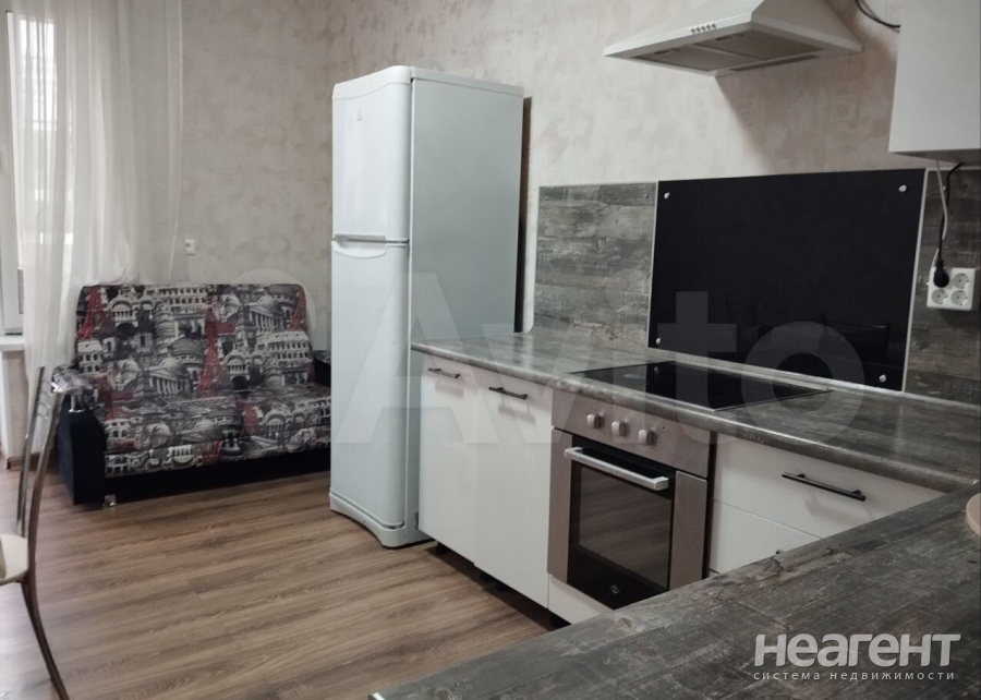 Продается 1-комнатная квартира, 44 м²