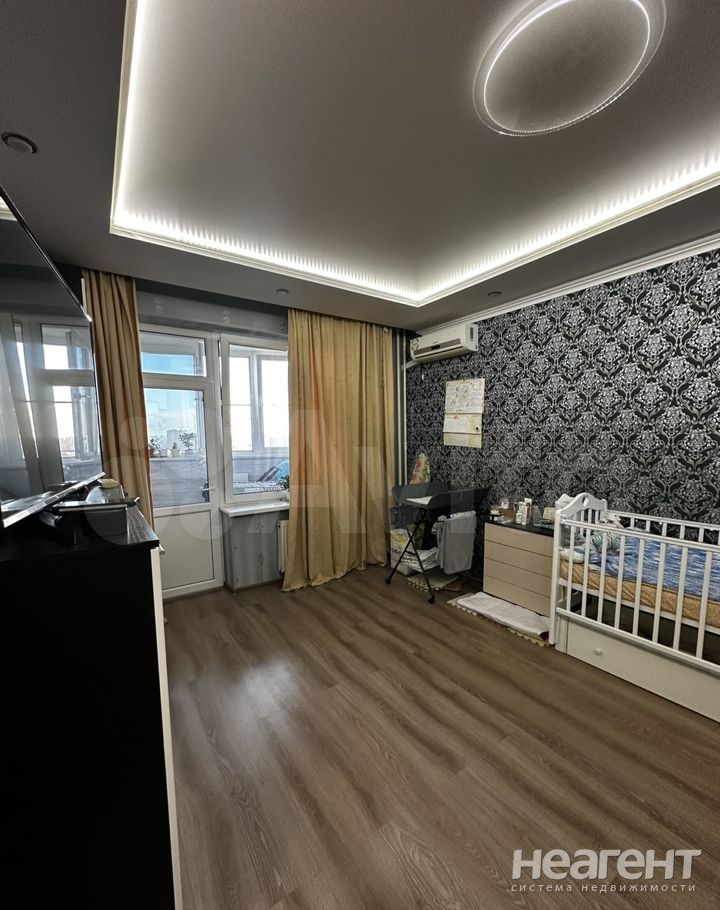 Продается 1-комнатная квартира, 40 м²