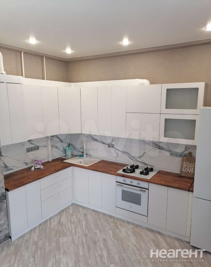 Сдается 2-х комнатная квартира, 65 м²