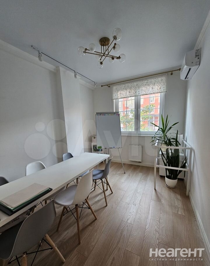 Продается 1-комнатная квартира, 39 м²