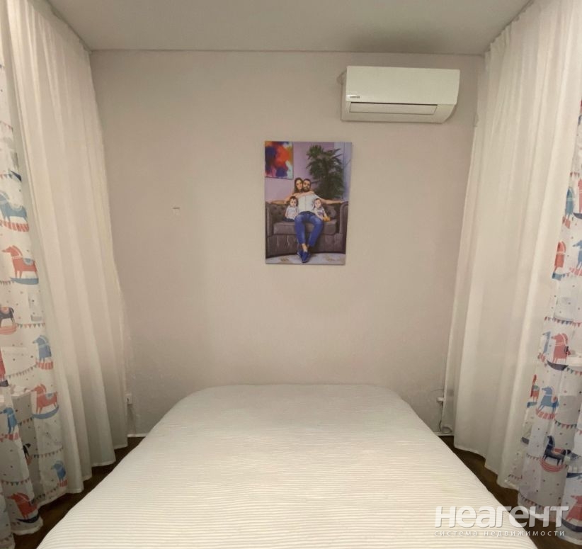 Продается 1-комнатная квартира, 51 м²