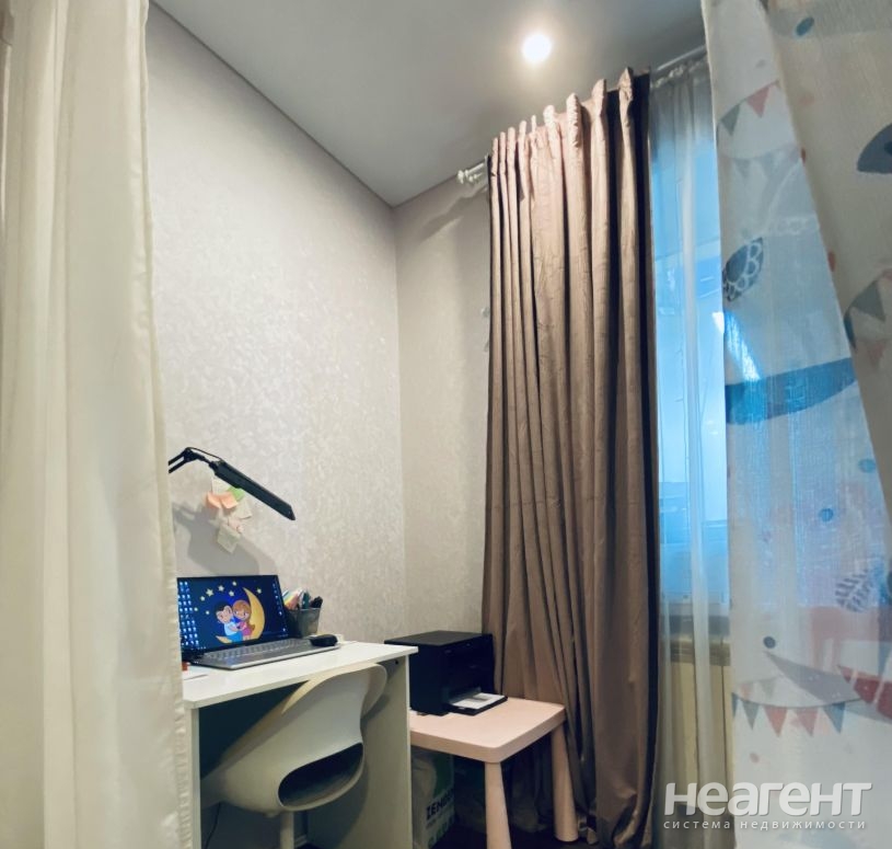 Продается 1-комнатная квартира, 51 м²