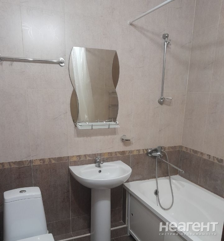 Продается 1-комнатная квартира, 43 м²