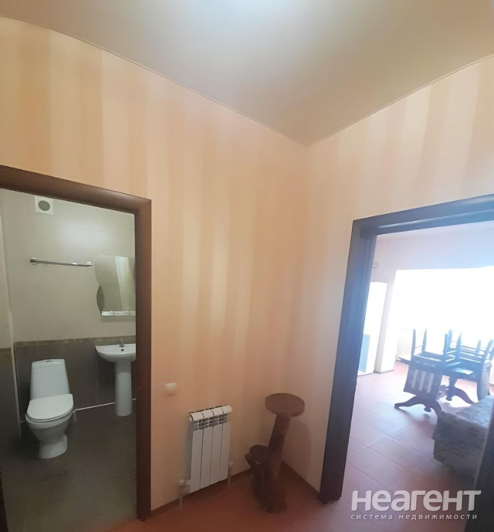 Продается 1-комнатная квартира, 43 м²