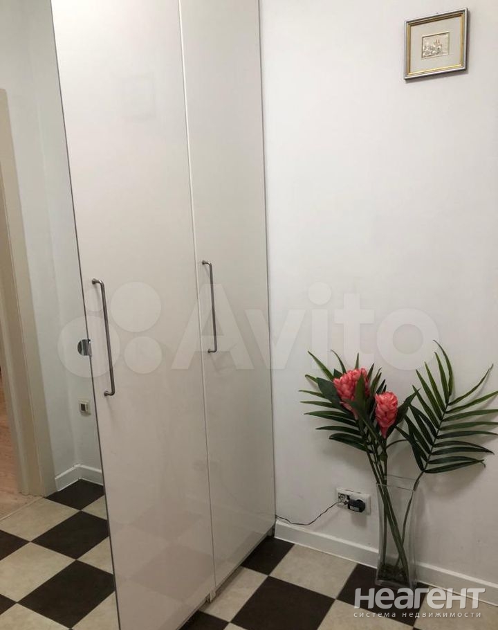 Продается 1-комнатная квартира, 50 м²