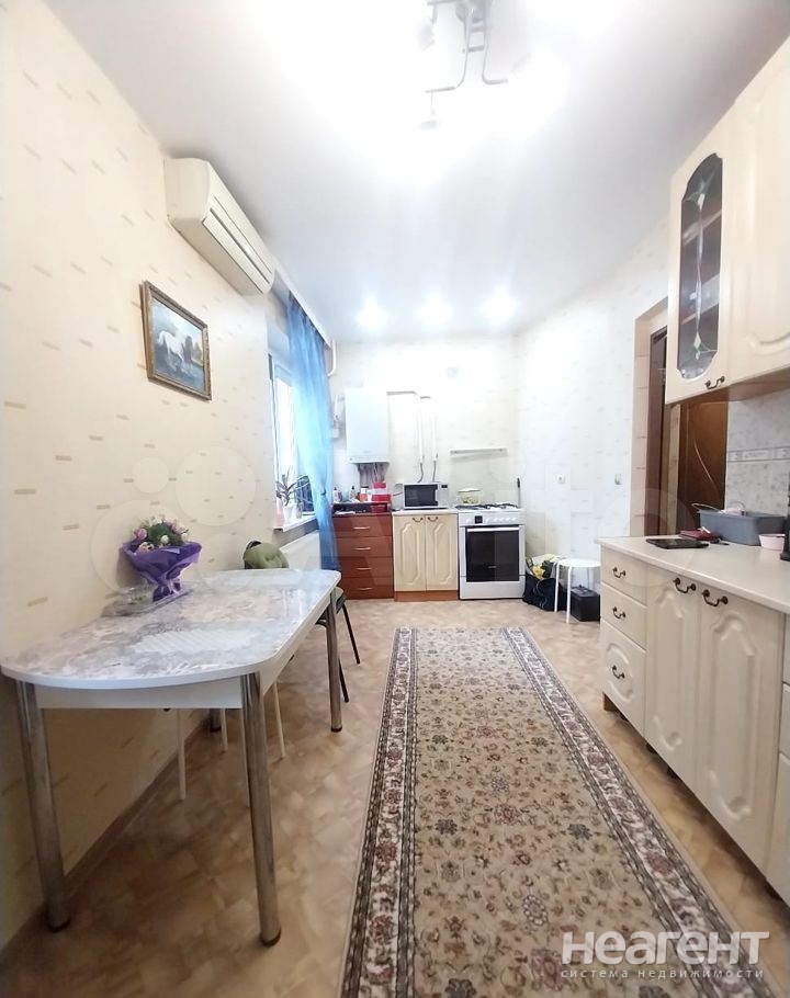 Продается 1-комнатная квартира, 50 м²