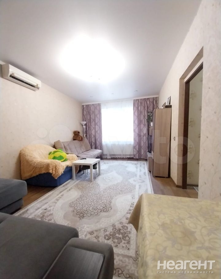 Продается 1-комнатная квартира, 50 м²