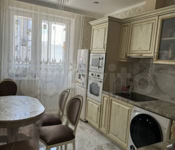 Продается 1-комнатная квартира, 58 м²