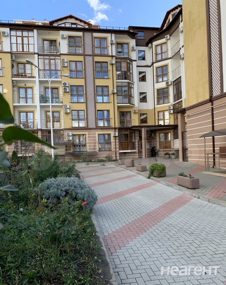 Продается 1-комнатная квартира, 43 м²