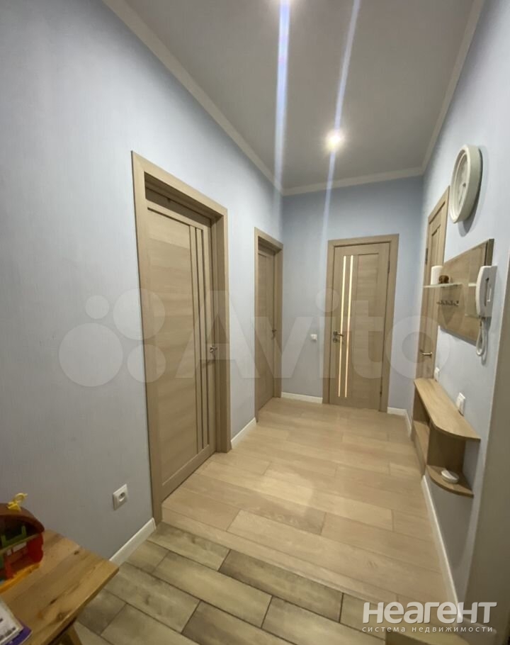 Продается 1-комнатная квартира, 38 м²