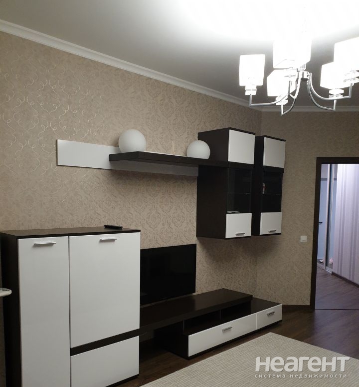 Продается 1-комнатная квартира, 61 м²