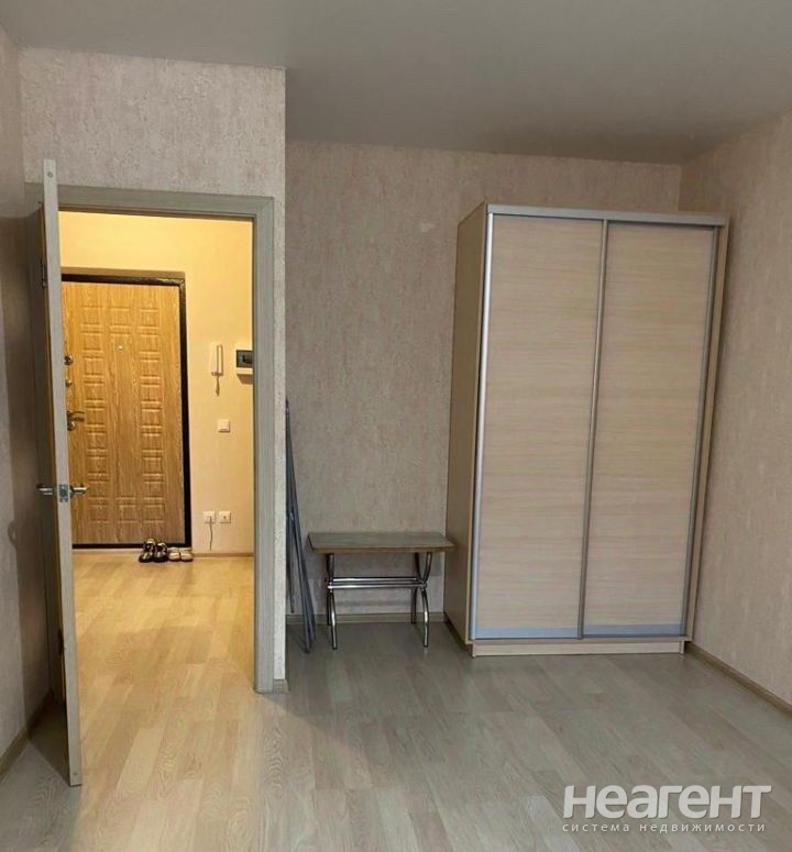 Продается 1-комнатная квартира, 46 м²