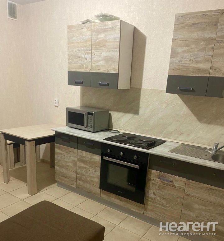 Продается 1-комнатная квартира, 46 м²