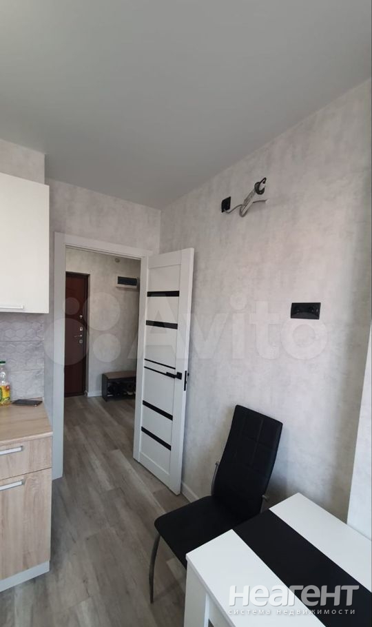 Продается 1-комнатная квартира, 32 м²