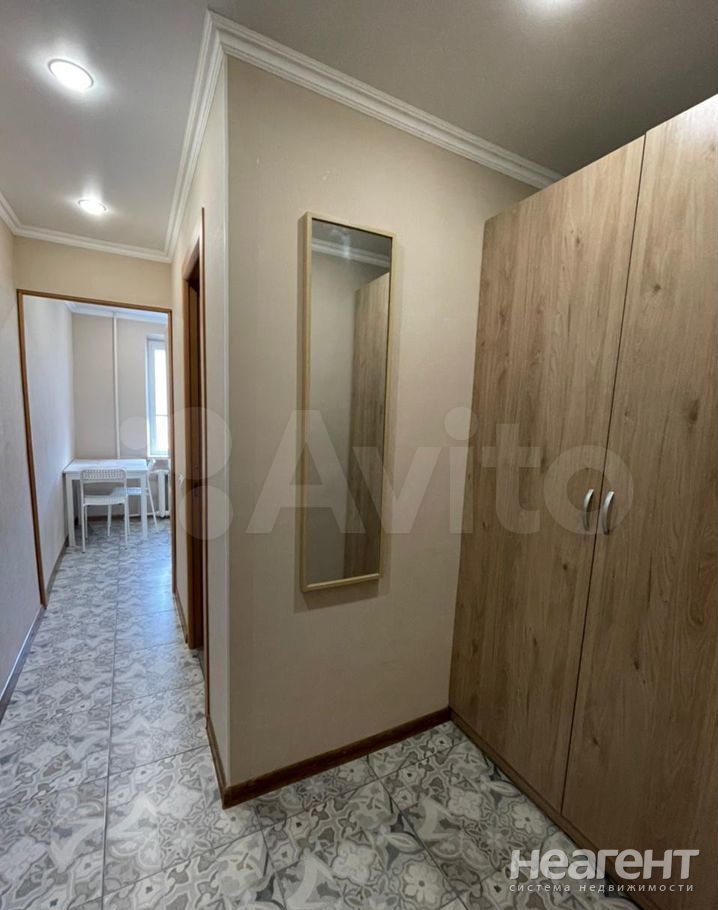 Продается 1-комнатная квартира, 32 м²