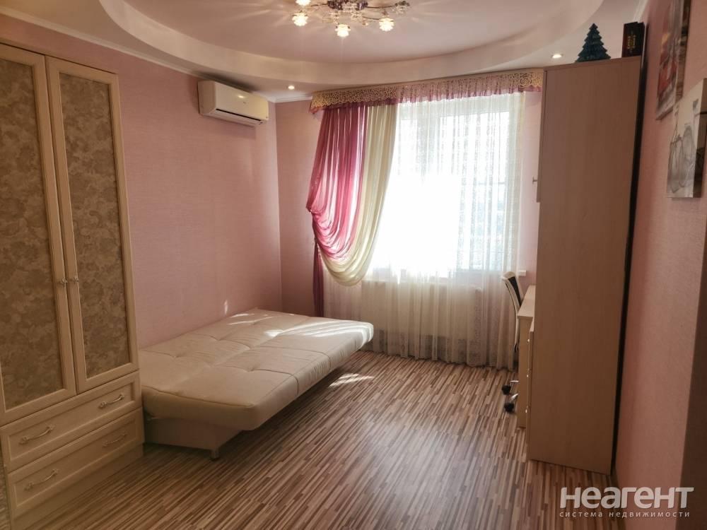 Продается Многокомнатная квартира, 154,4 м²