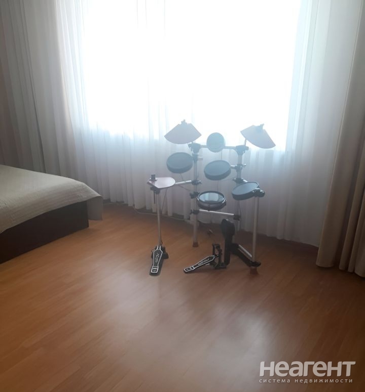 Продается 3-х комнатная квартира, 136,8 м²