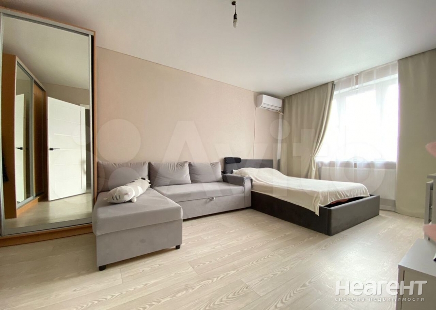 Продается 1-комнатная квартира, 41 м²