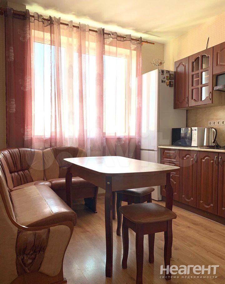 Продается 1-комнатная квартира, 35 м²