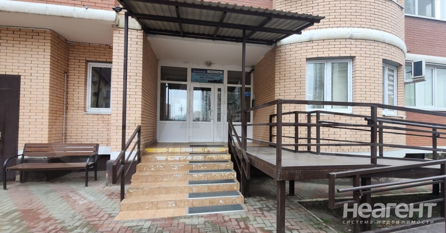 Продается 1-комнатная квартира, 48 м²